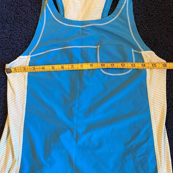 EUC Lululemon Size medium athletic tank. - Picture 3 of 3